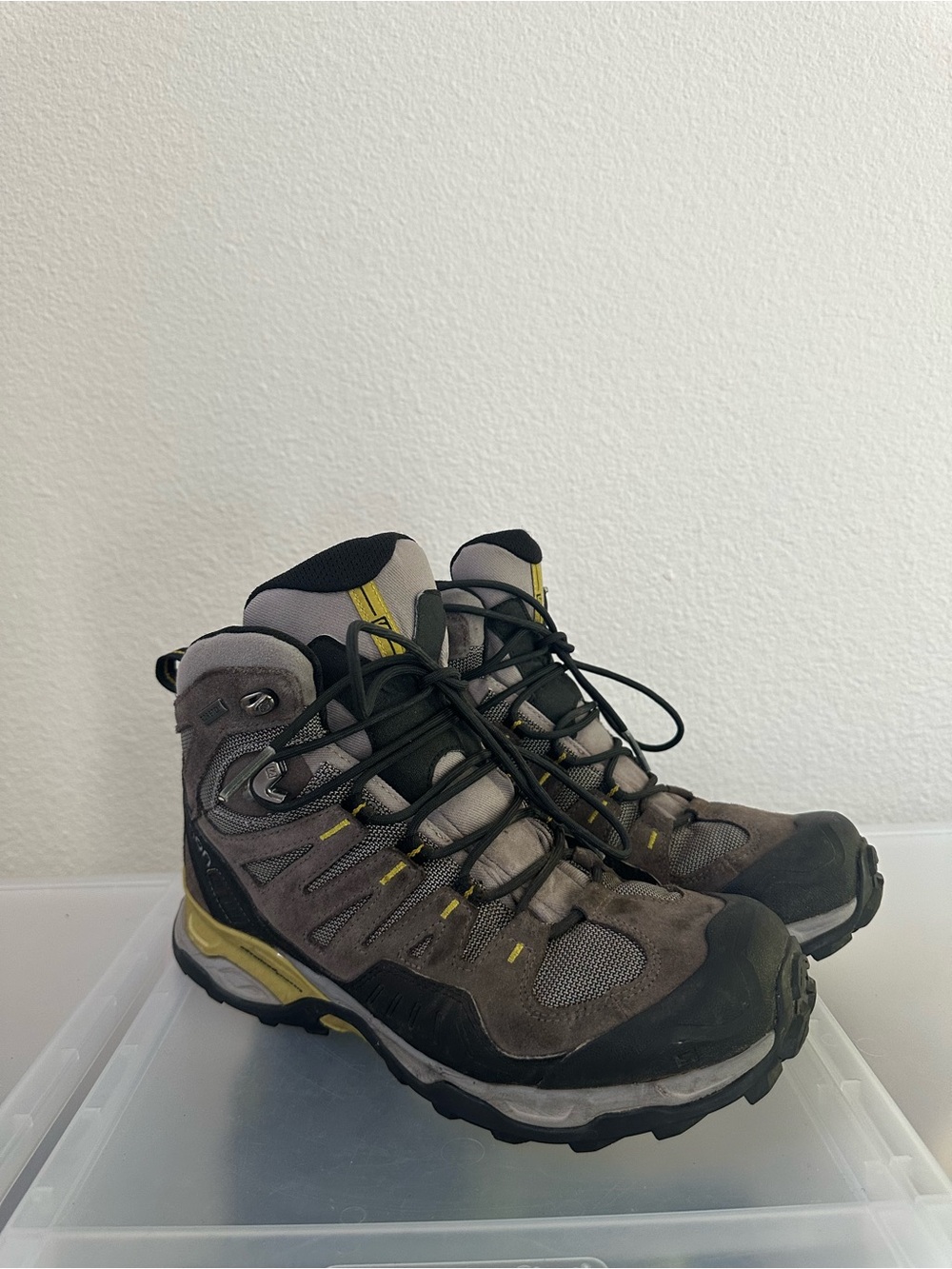 Salomon Conquest GTX Boots Mens Size 9